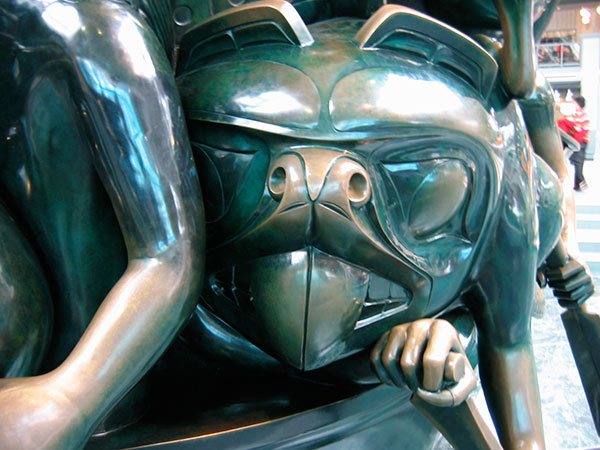 vancouver airport carving